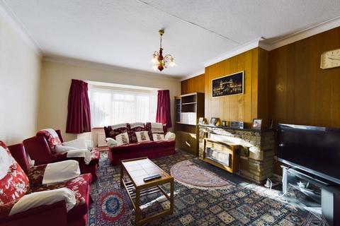 3 Garth Road, South Ockendon, RM15 6QU