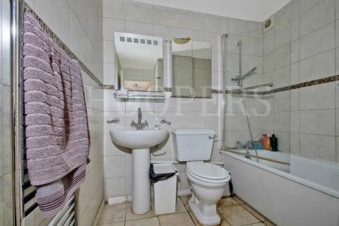 2 bedroom flat for sale - Hawarden Hill, London, NW2