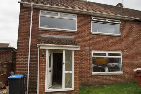 4 bedroom semi-detached house to rent, Newton Drive, Durham