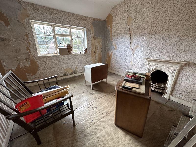 East Crescent, Loftus 2 bed terraced house £40,000