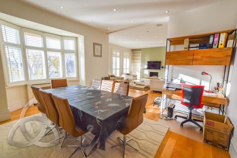 3 bedroom apartment to rent - Neville Court, Abbey Road, St Johns Wood, NW8