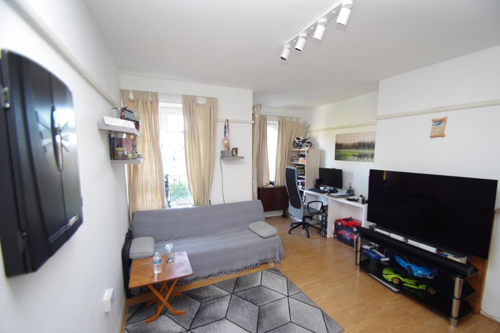 Lindrick House, Ainsdale Road, SOUTH... 1 bed flat £950 pcm (£219 pw)
