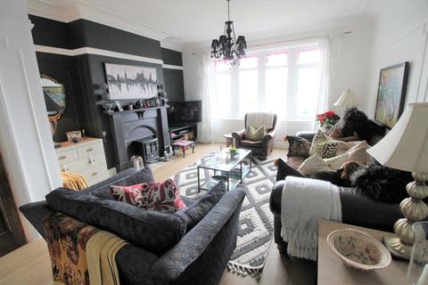 5 bedroom semi-detached house for sale - Banks Lane, Riddlesden, Keighley, BD20
