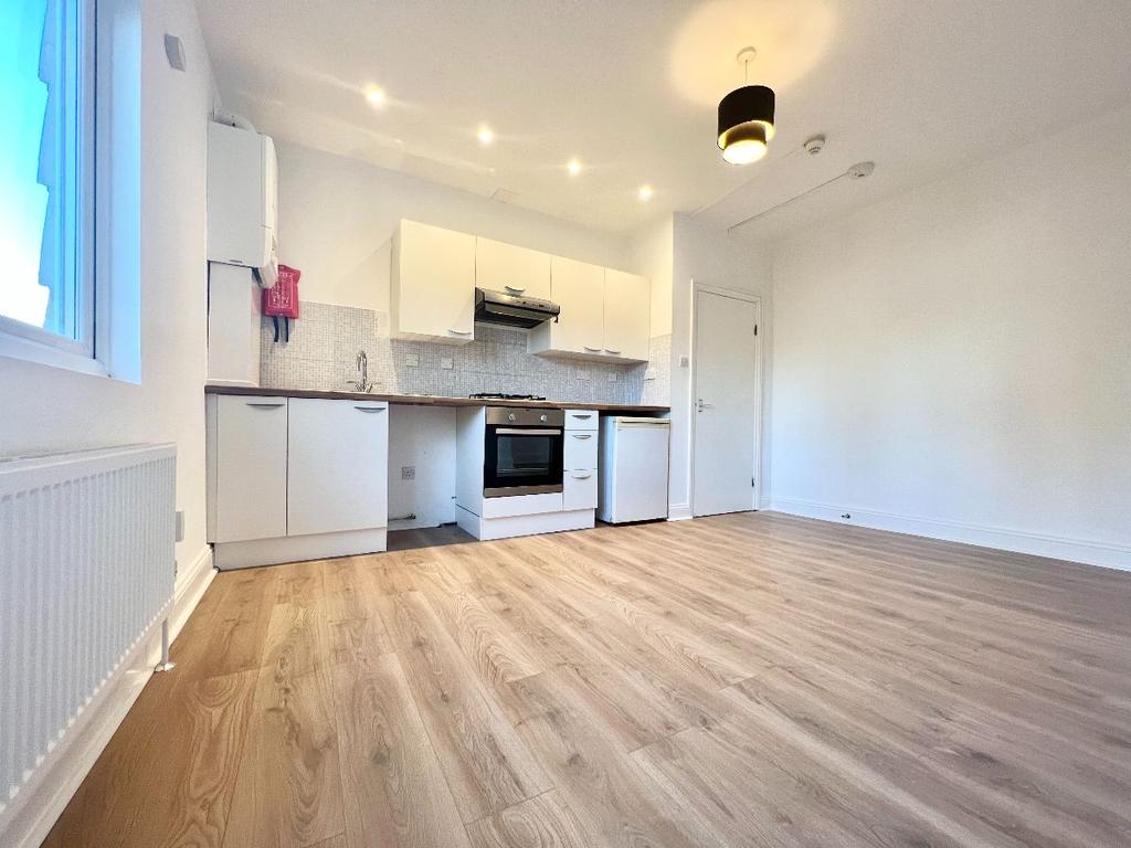 flat-st-mary-s-road-london-2-bed-flat-1-400-pcm-323-pw