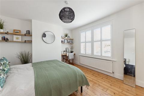 26 Agraria Road, Guildford, GU2 4LF