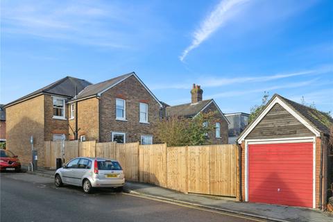 26 Agraria Road, Guildford, GU2 4LF