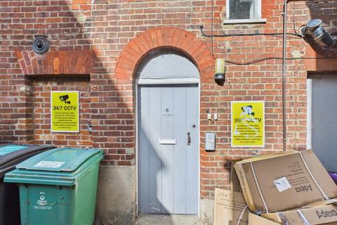 2 bedroom flat to rent, St Benedicts Street