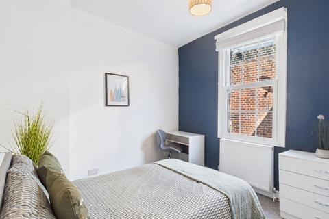 2 bedroom flat to rent, St Benedicts Street