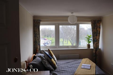 4 bedroom flat to rent - Suffolk Square