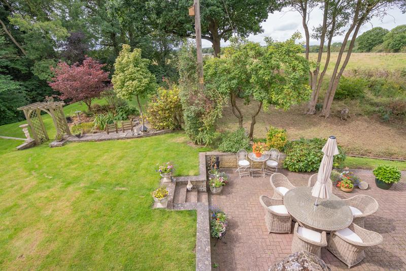 Lower Howsell Road, Malvern, Worcestershire, WR14 1UX 3 bed detached