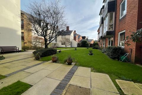1 bedroom flat for sale - Homeberry House, 13 Ashcroft Gardens, Cirencester