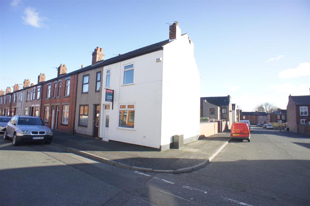 Hume Street, Warrington 2 bed end of terrace house £725 pcm (£167 pw)
