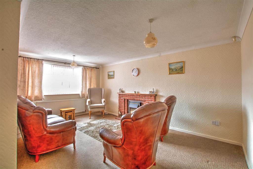 Lounge/Sitting Room