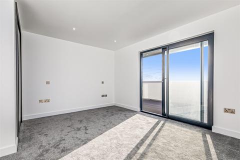 2 bedroom penthouse for sale - Marine Parade, Seaford
