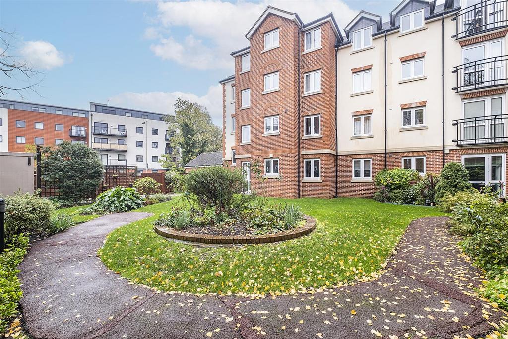 18-greenwood-court-012.jpg