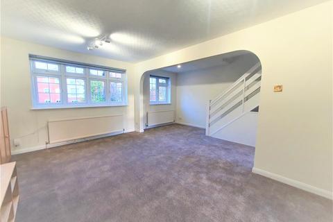4 bedroom townhouse to rent - The Avenue, Hatch End, Pinner