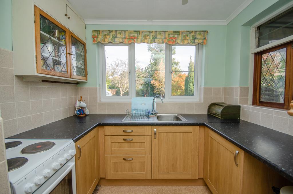 Kitchen 2.jpg