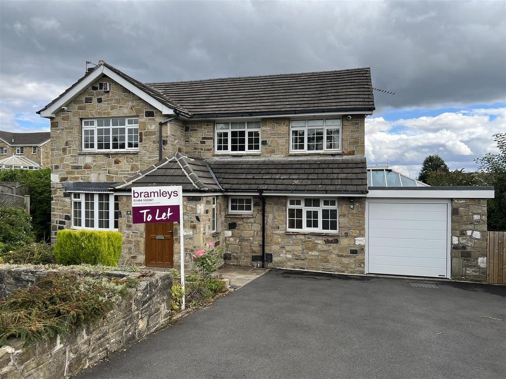 The Fairway, Fixby, Huddersfield 4 bed detached house £1,500 pcm (£
