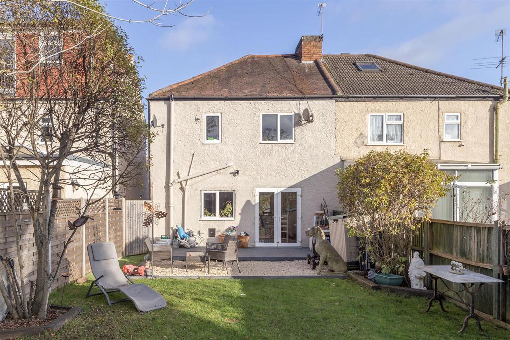 Houses For Sale Kings Road New Haw at Linda Litteral blog