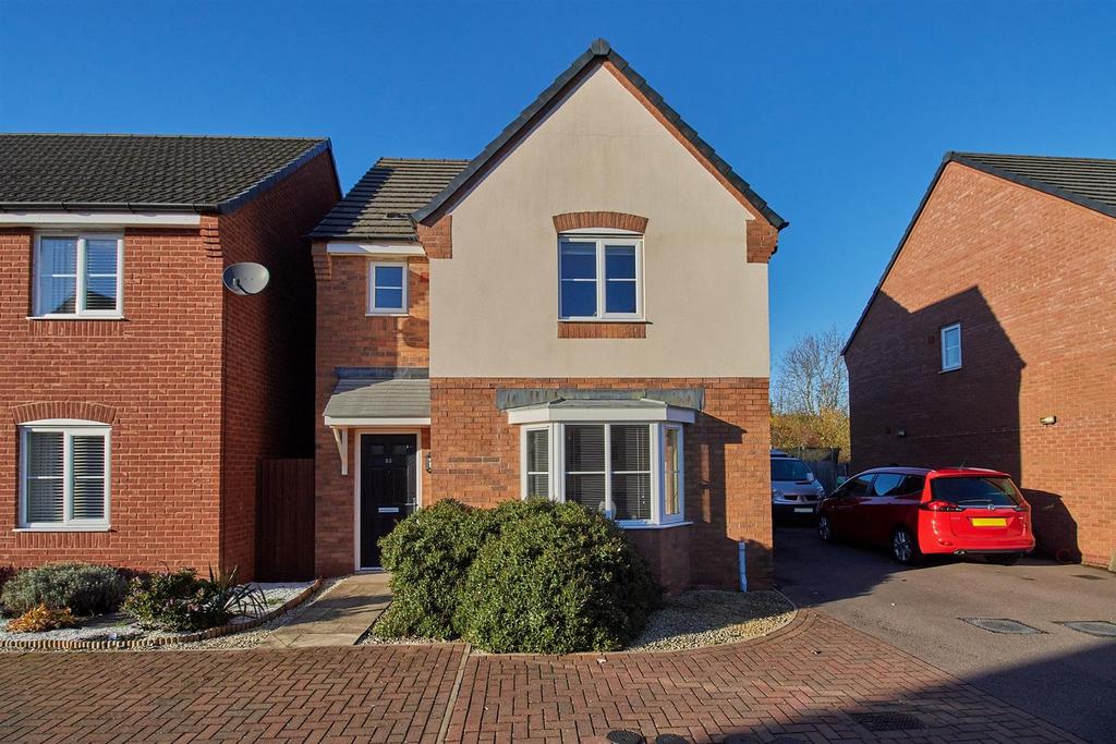 Indigo Drive, Burbage 3 bed detached house £290,000
