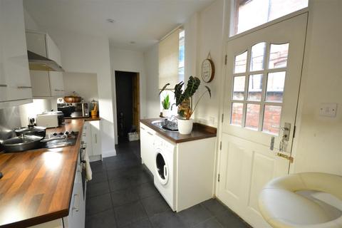 28 Chartley Road, Leicester, LE3 1AB
