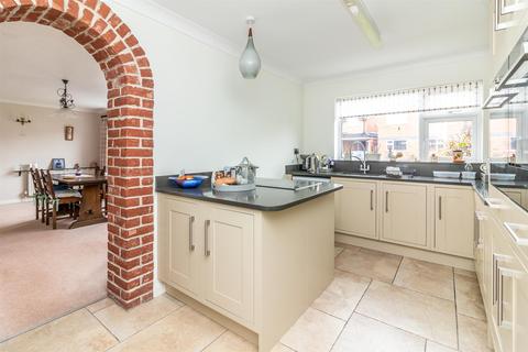 4 bedroom detached house for sale - Buckland Drive, Woodborough, Nottingham