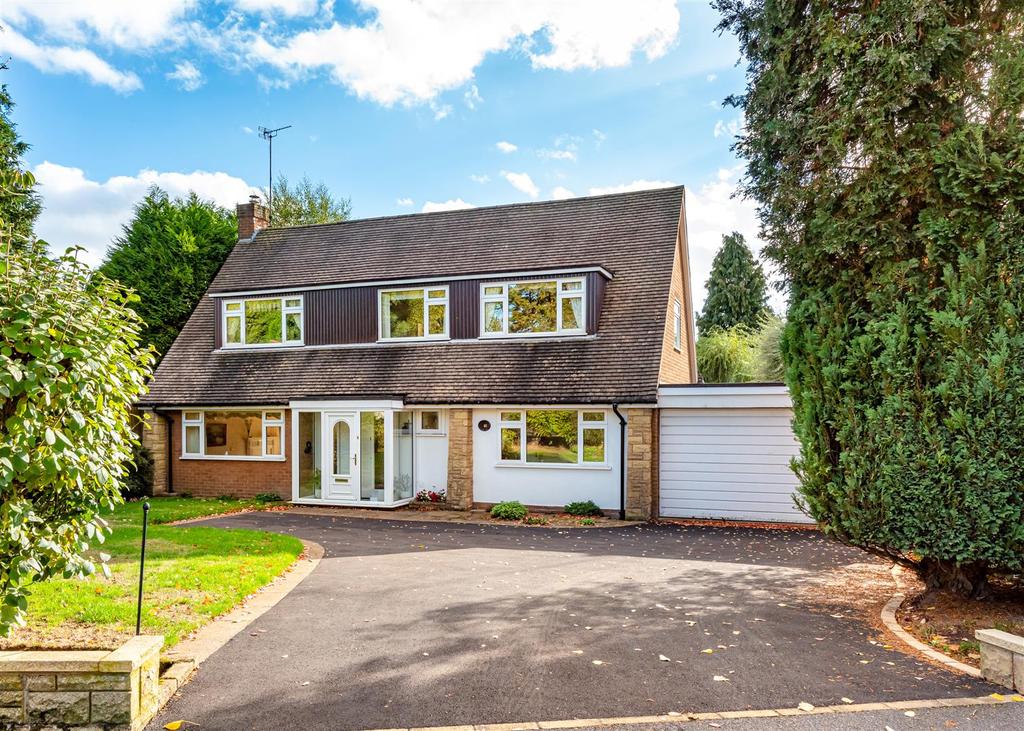 15 Perton Brook Vale, Wightwick, Wolverhampton 4 bed detached house £
