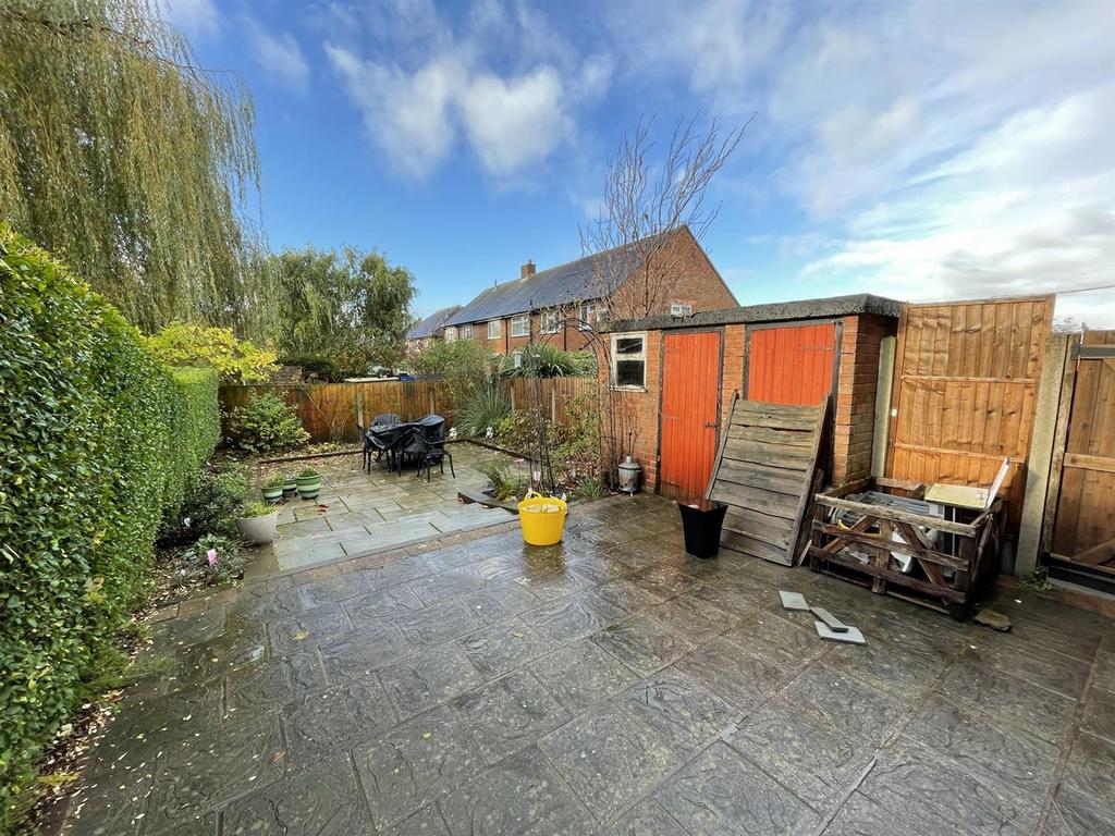 Clarke Crescent, Hale, Altrincham 3 bed terraced house for sale £325,000