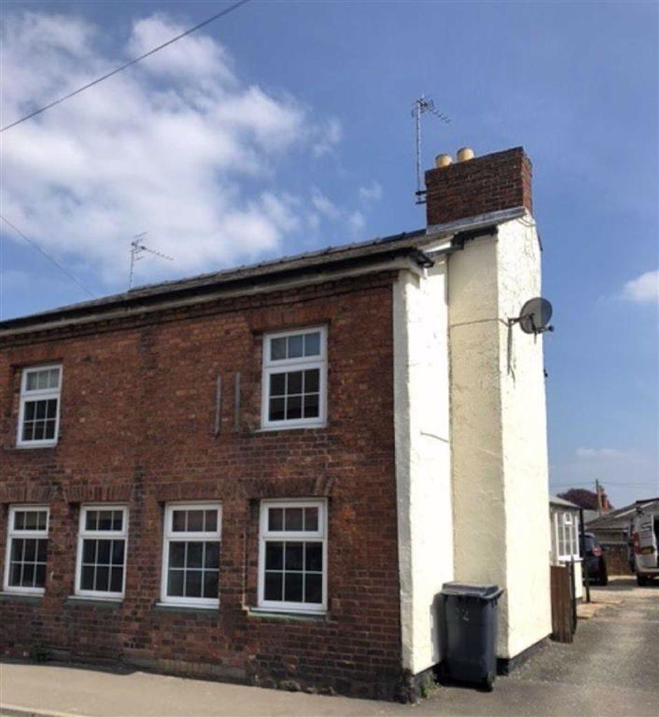 Upper Church Street, Oswestry, SY11 2 bed semidetached house £750