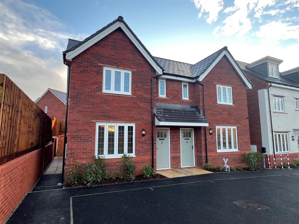 Cinnabar Grove, Roman Road, Bobblestock, Hereford 3 bed semidetached