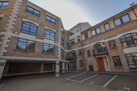2 bedroom apartment to rent - Clifton Court, Corner Hall, Hemel Hempstead