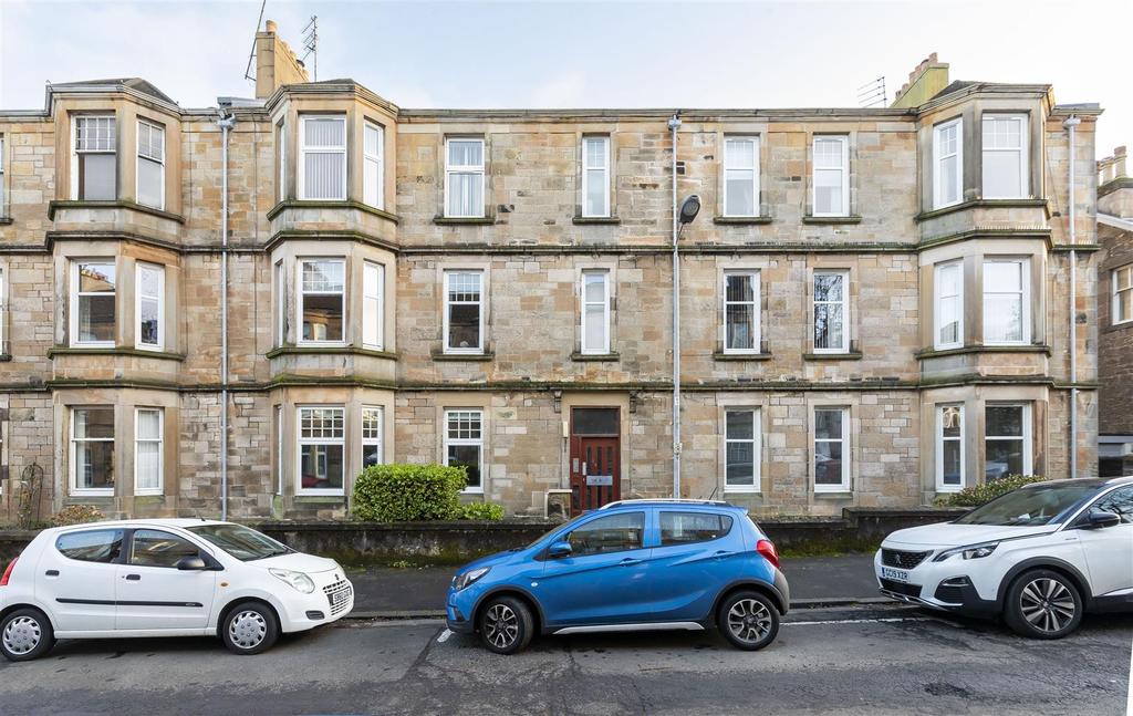 Kerr Street, Kirkintilloch, Glasgow 2 bed flat £800 pcm (£185 pw)