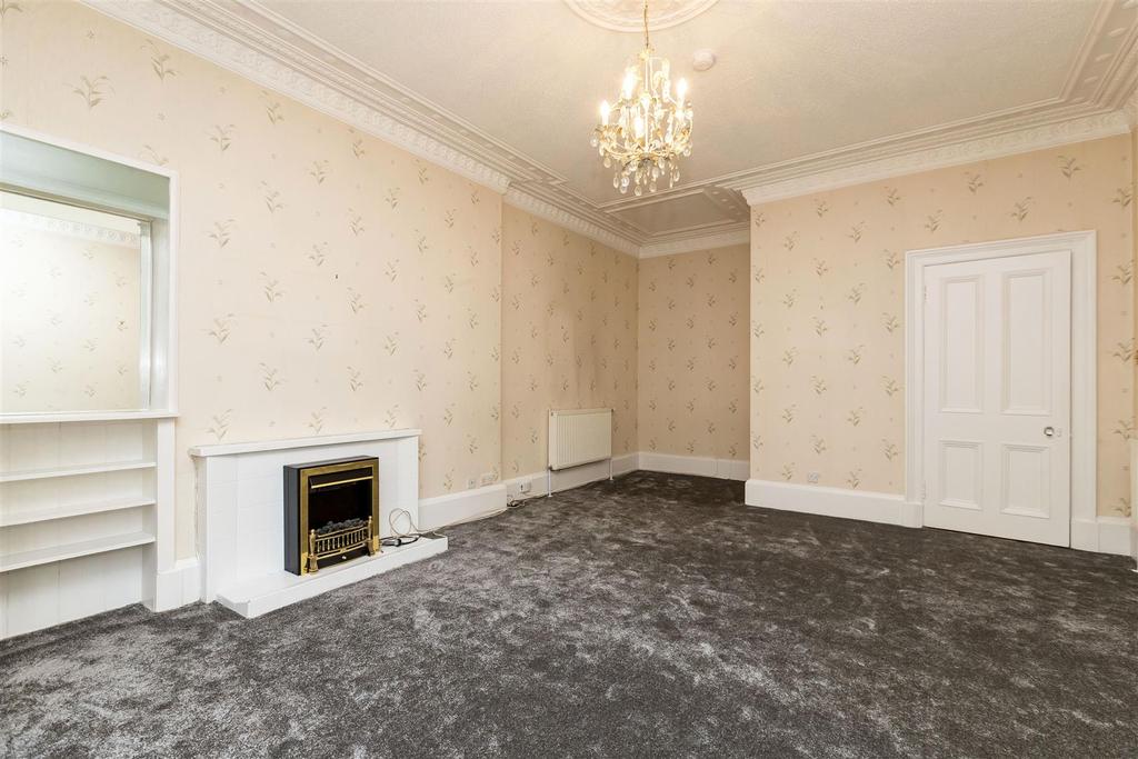 Kerr Street, Kirkintilloch, Glasgow 2 bed flat £800 pcm (£185 pw)