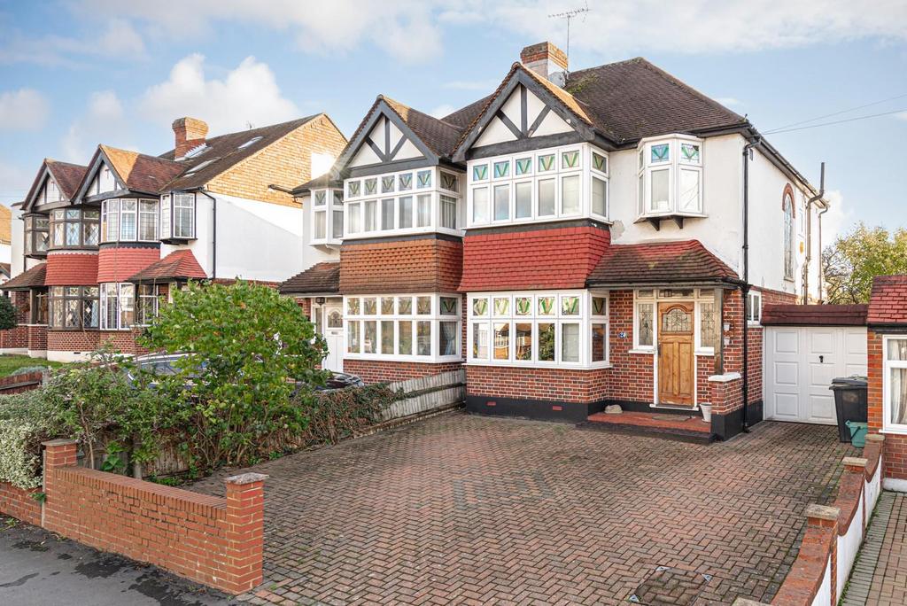 Stoneleigh Park Road, Stoneleigh 3 bed semidetached house £650,000