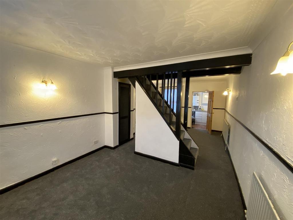 Nelson Road, Gravesend 2 bed terraced house £1,000 pcm (£231 pw)