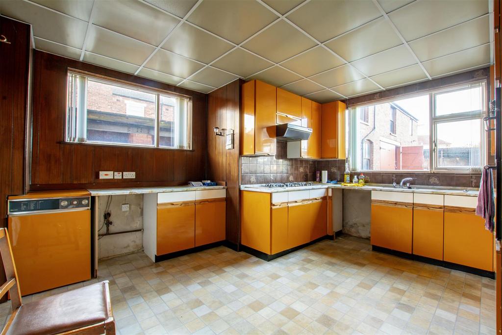 Kitchen DSC 5219-HDR copy.jpg