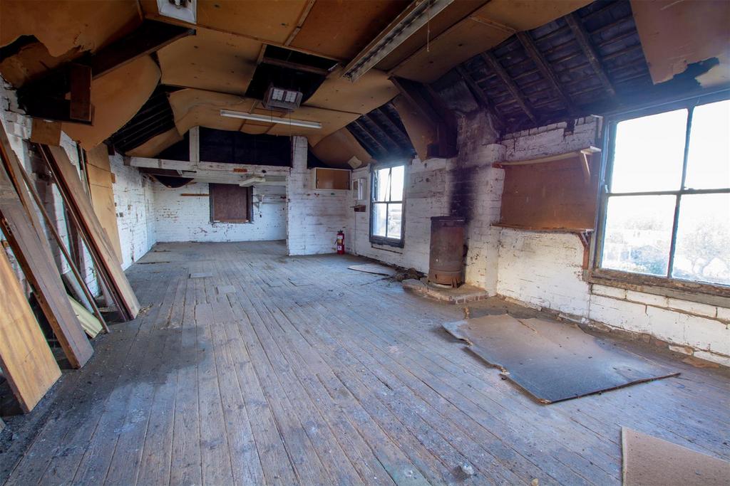 Upstairs workshop DSC 5225-HDR copy.jpg