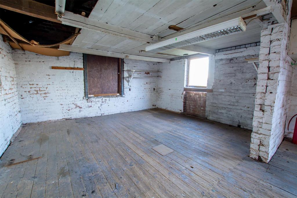 Upstairs workshop DSC 5228-HDR copy.jpg