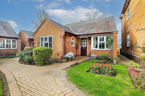 2 bedroom semi-detached bungalow for sale - Lodge Mews, Grange Lane, Thurnby, Leicester