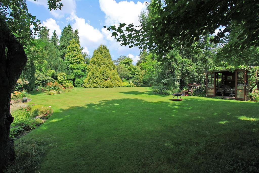 Swampton House - Gardens in summer 2021.jpg