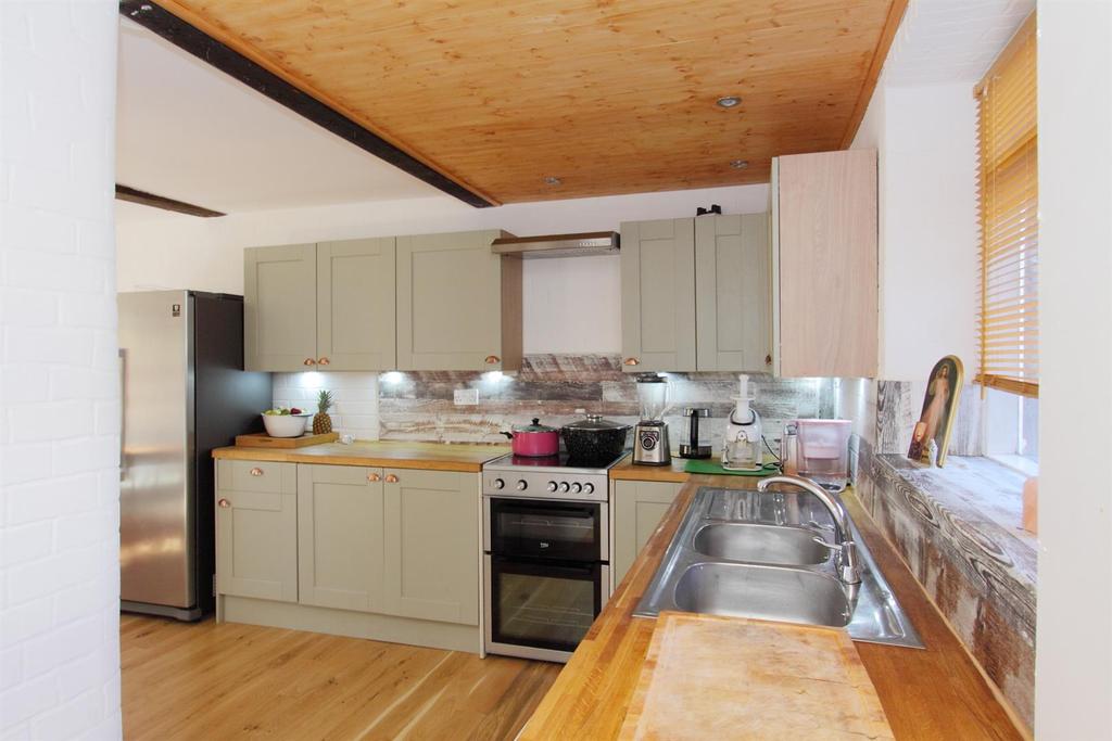 Swampton House - Kitchen/Breakfast room.JPG
