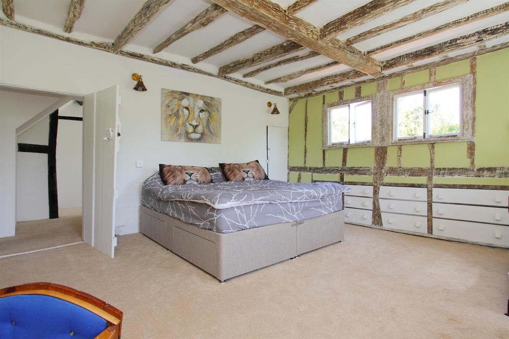 Swampton House - Main bedroom.JPG