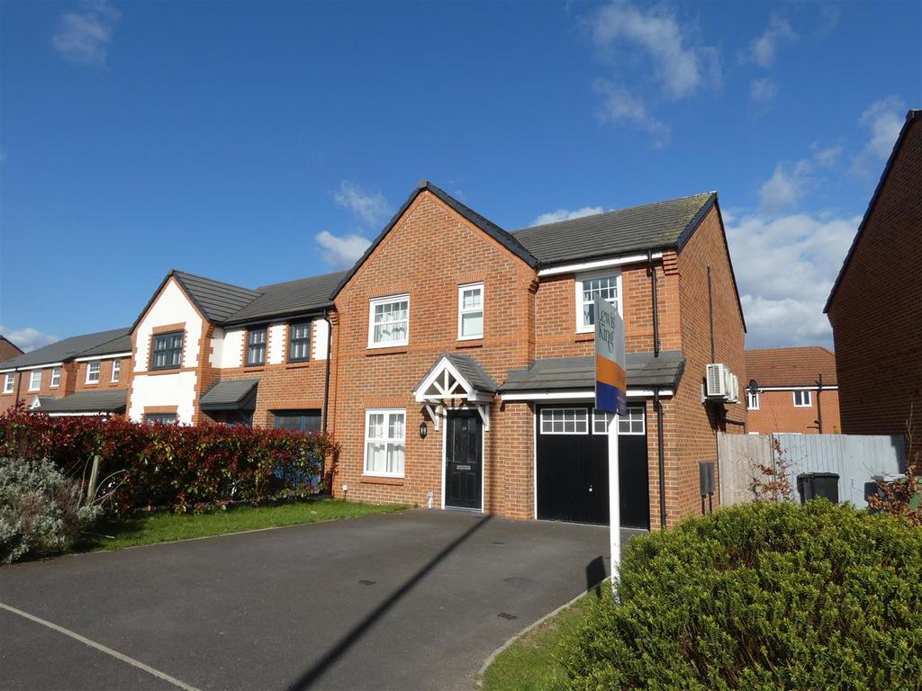 Boyd Close, Moston, Sandbach 4 bed detached house for sale £315,000