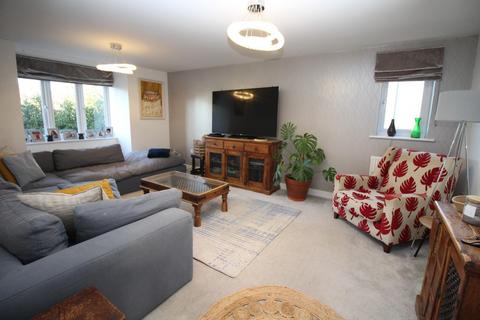 28 Barley Fields, Thornbury, Bristol, BS35 1AJ