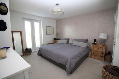 28 Barley Fields, Thornbury, Bristol, BS35 1AJ