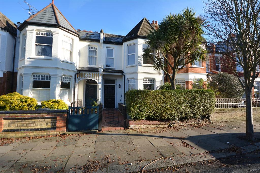 Rosebery Road, Muswell Hill, N10 3 bed flat £2,600 pcm (£600 pw)