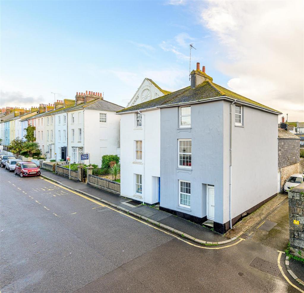 Clarence Street, Penzance 4 bed semidetached house £350,000