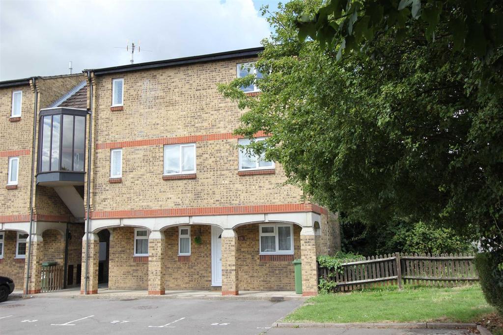 CPO9062, Burnt Mills, Basildon LET... 1 bed apartment £750 pcm (£