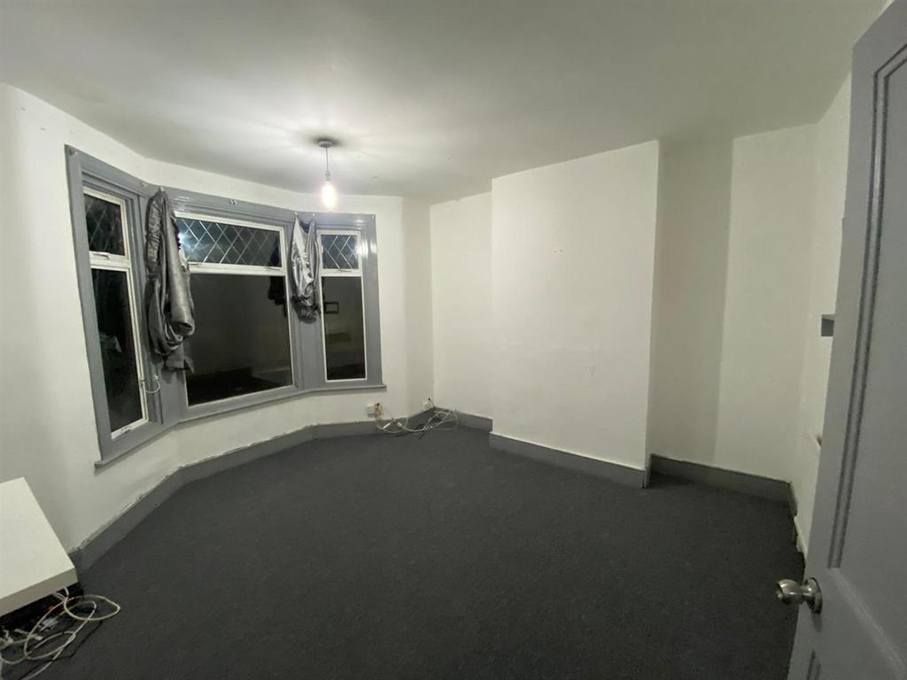 Elmstead Road, Ilford 1 bed property £1,250 pcm (£288 pw)