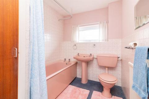 61 Nearsby Drive, West Bridgford, Nottingham, NG2 6LA